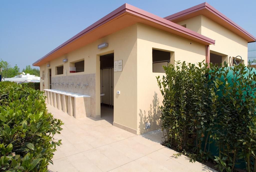 Butterfly Camping Village Peschiera del Garda Exterior photo