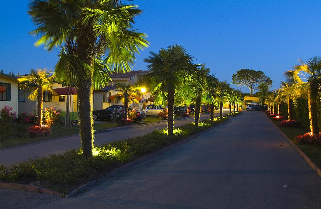 Butterfly Camping Village Peschiera del Garda Exterior photo