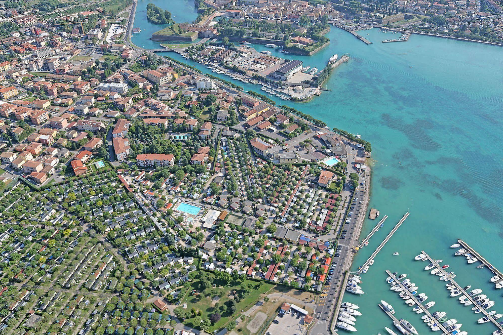 Butterfly Camping Village Peschiera del Garda Exterior photo