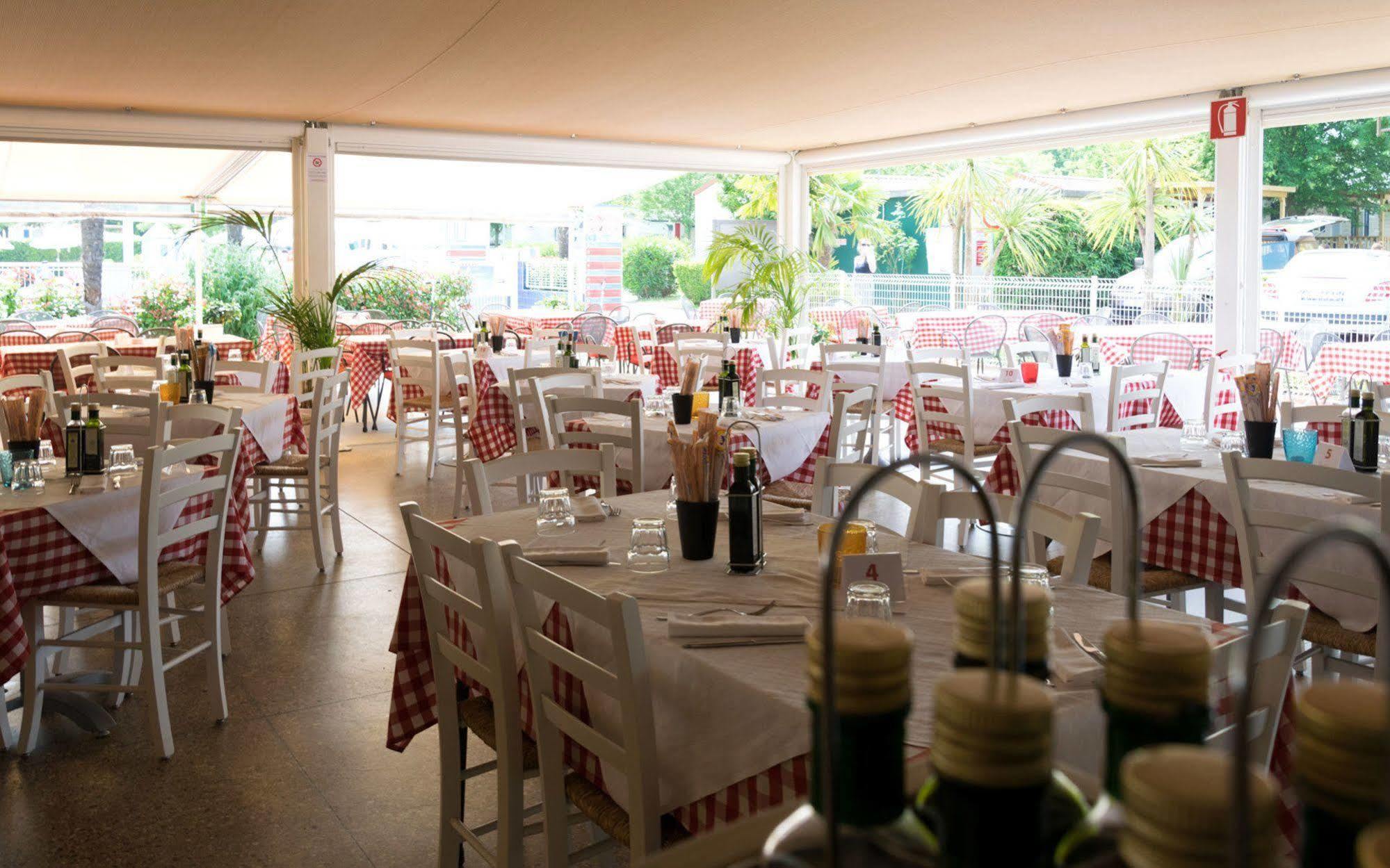Butterfly Camping Village Peschiera del Garda Exterior photo