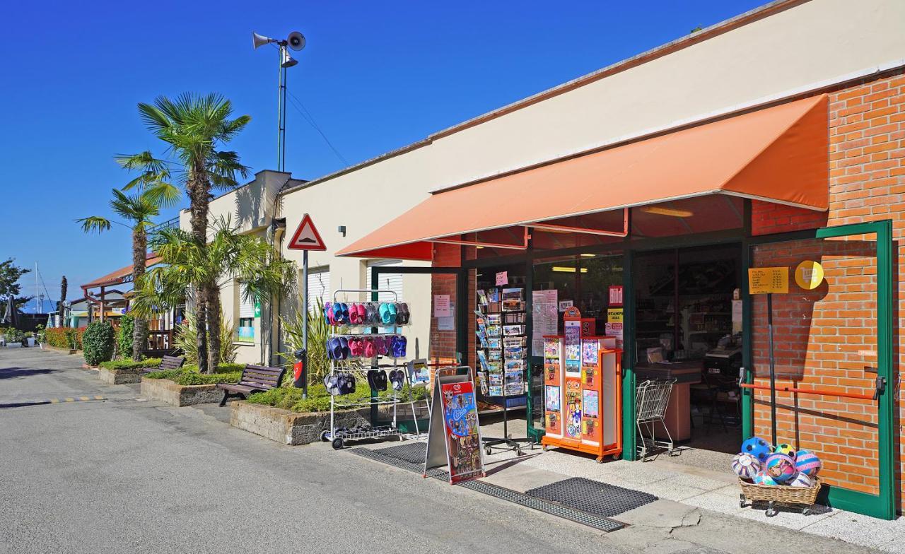 Butterfly Camping Village Peschiera del Garda Exterior photo